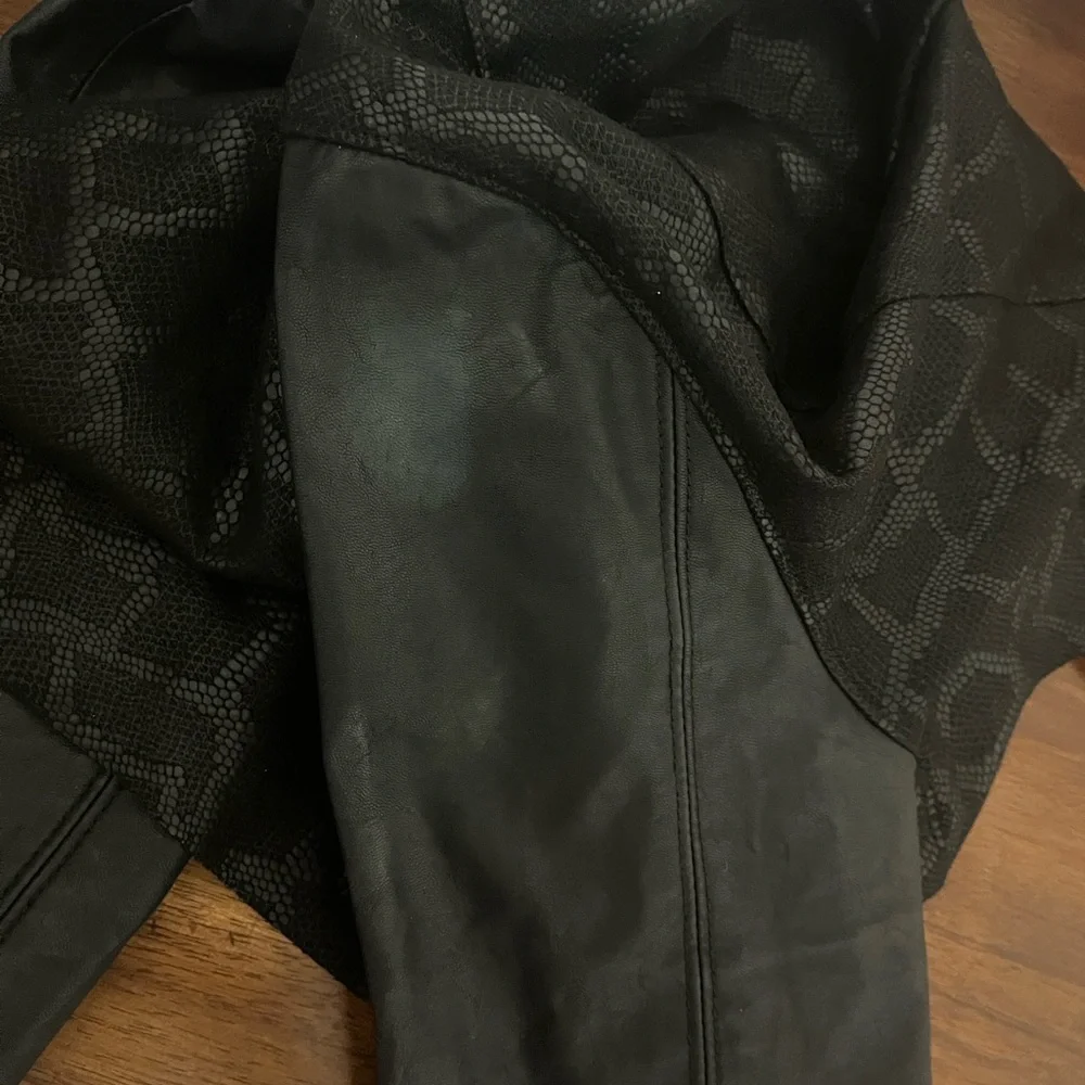 Blank NYC Venom Faux Leather Drape Front Jacket M - Picture 10 of 10